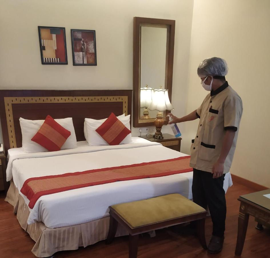 Hotel Picasso Paschim Vihar Delhi - Couple Friendly Local Ids Accepted المظهر الخارجي الصورة