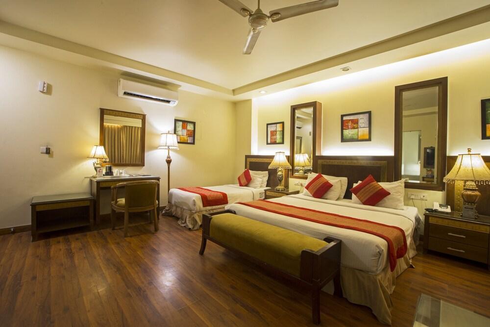 Hotel Picasso Paschim Vihar Delhi - Couple Friendly Local Ids Accepted المظهر الخارجي الصورة