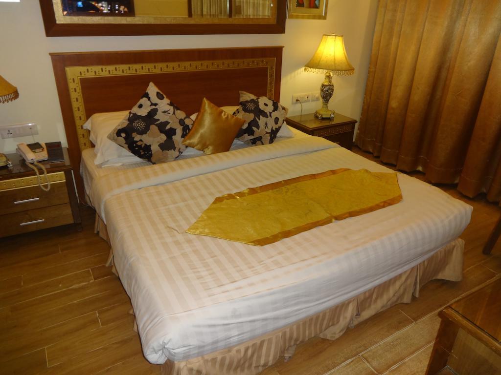 Hotel Picasso Paschim Vihar Delhi - Couple Friendly Local Ids Accepted الغرفة الصورة