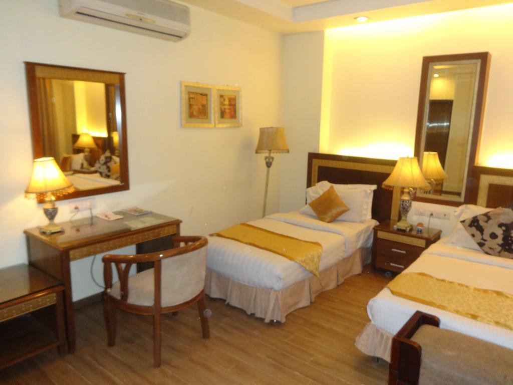 Hotel Picasso Paschim Vihar Delhi - Couple Friendly Local Ids Accepted الغرفة الصورة