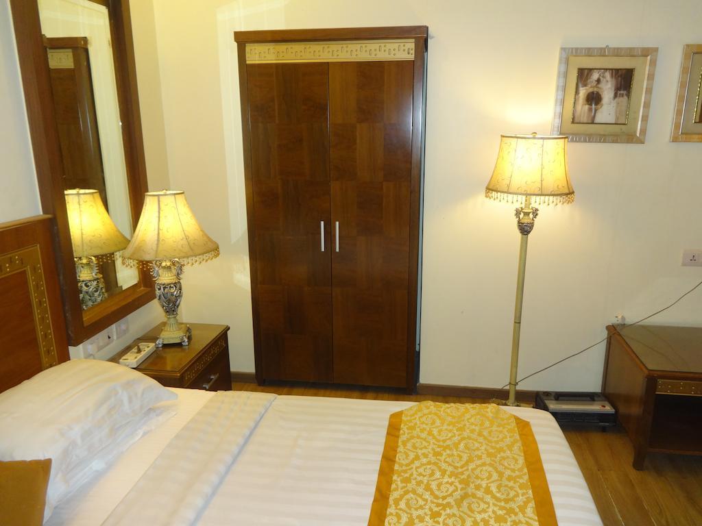 Hotel Picasso Paschim Vihar Delhi - Couple Friendly Local Ids Accepted المظهر الخارجي الصورة