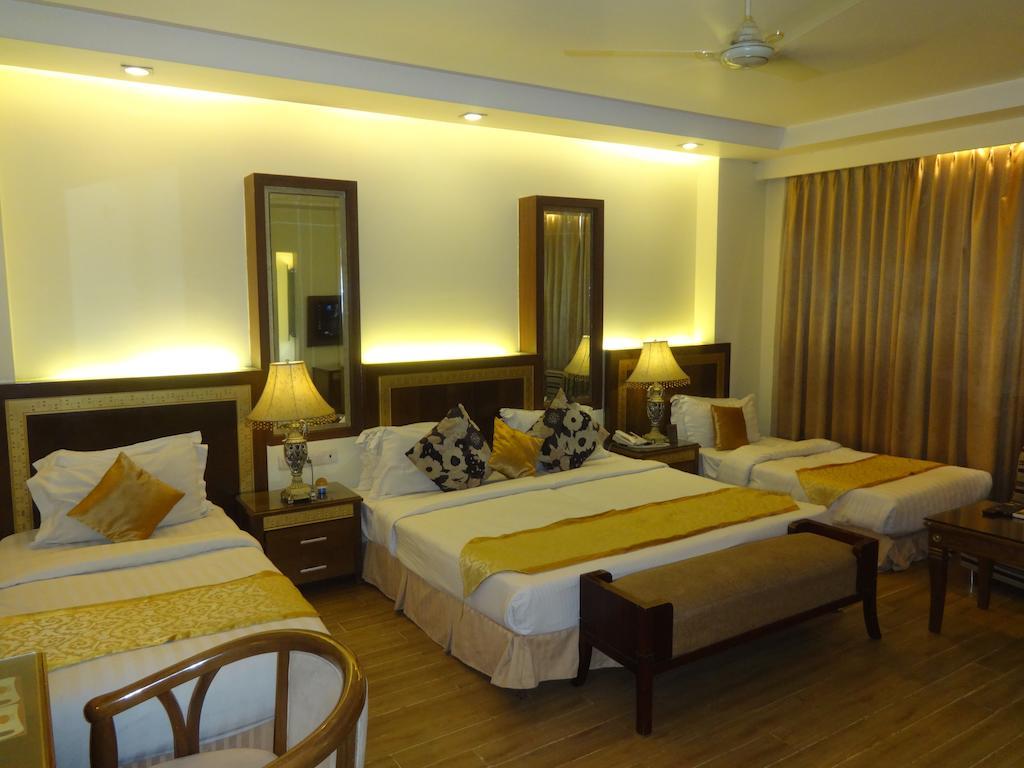 Hotel Picasso Paschim Vihar Delhi - Couple Friendly Local Ids Accepted المظهر الخارجي الصورة