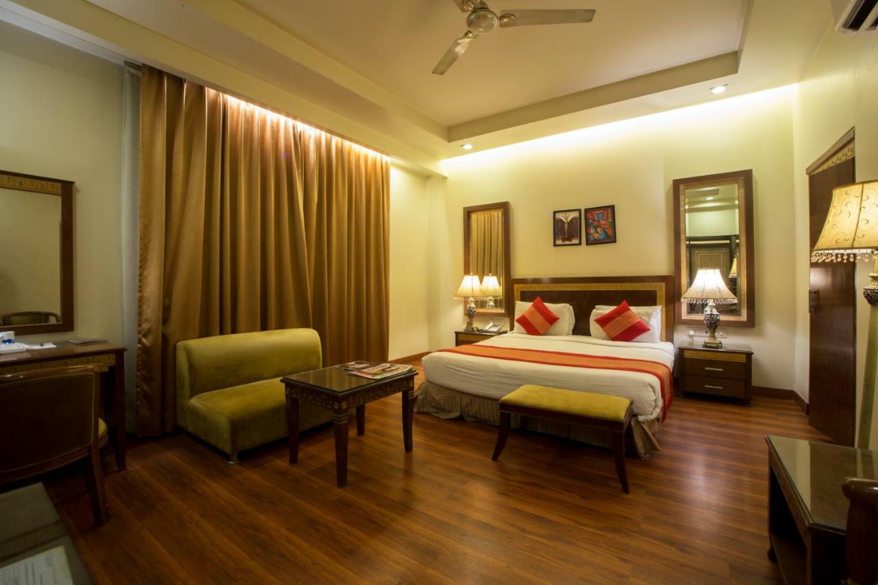 Hotel Picasso Paschim Vihar Delhi - Couple Friendly Local Ids Accepted المظهر الخارجي الصورة