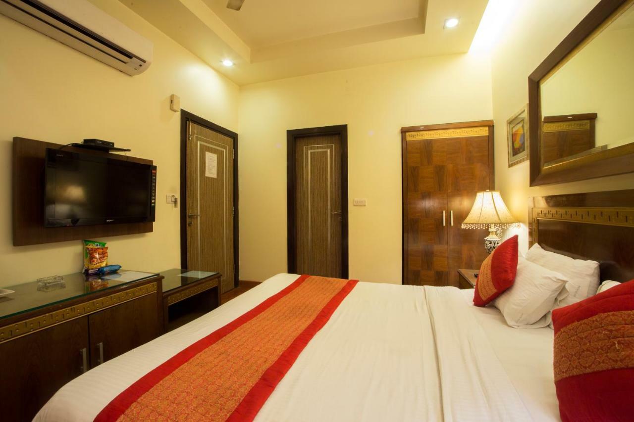 Hotel Picasso Paschim Vihar Delhi - Couple Friendly Local Ids Accepted المظهر الخارجي الصورة