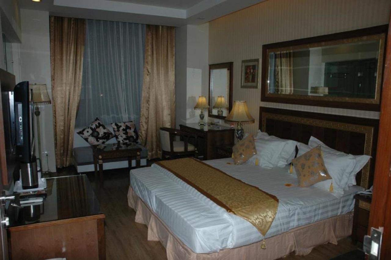 Hotel Picasso Paschim Vihar Delhi - Couple Friendly Local Ids Accepted المظهر الخارجي الصورة