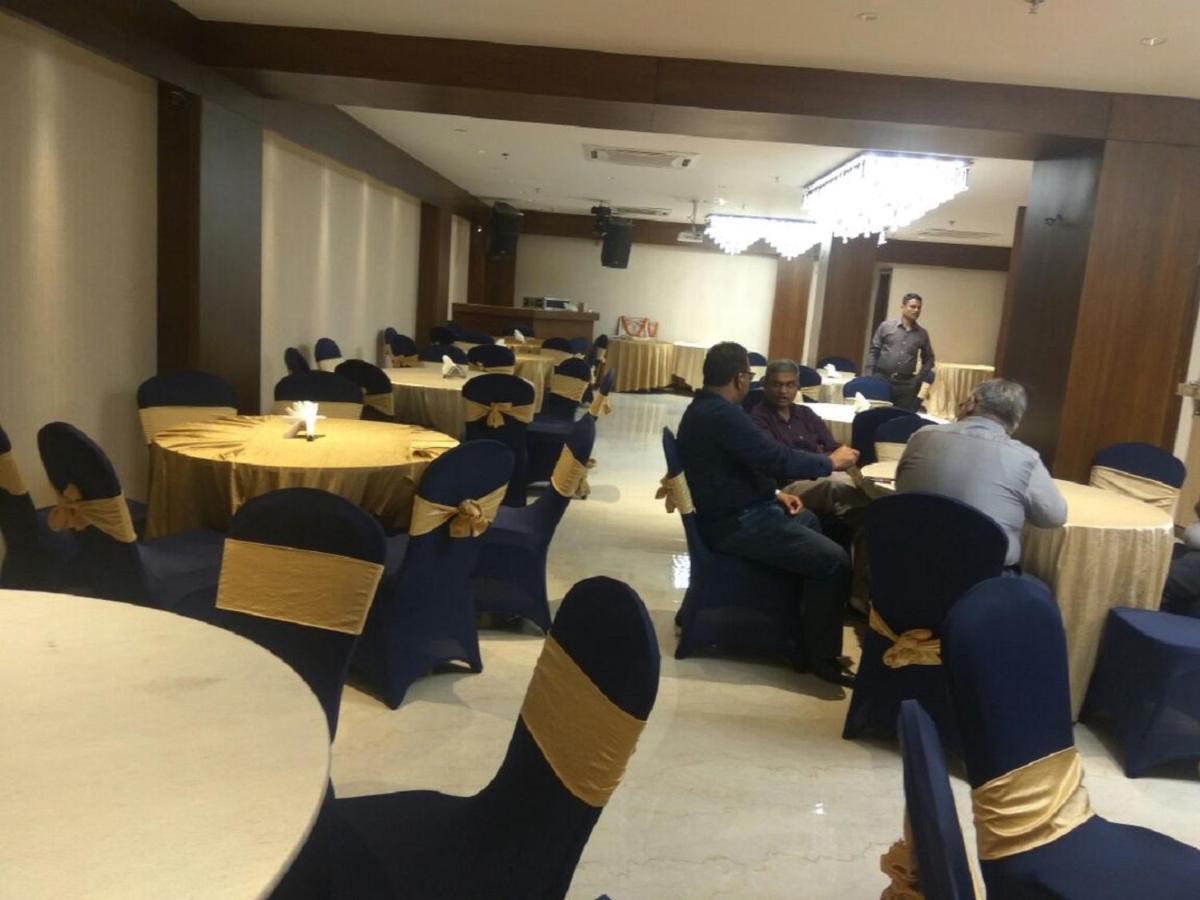 Hotel Picasso Paschim Vihar Delhi - Couple Friendly Local Ids Accepted المظهر الخارجي الصورة